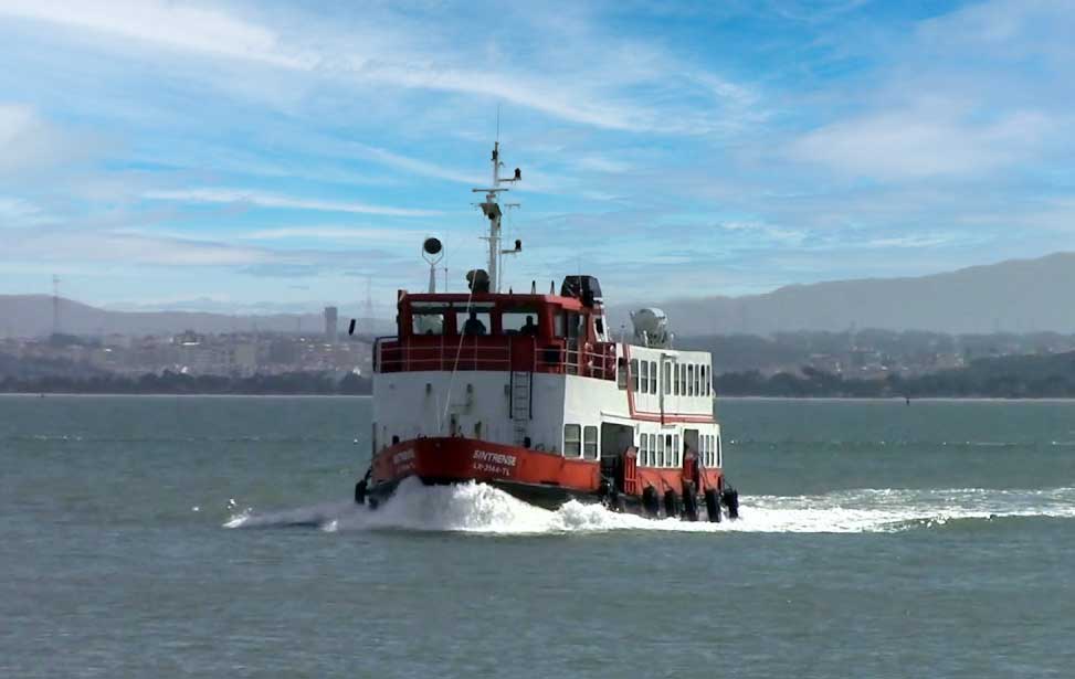 Ferry to Cacilhas