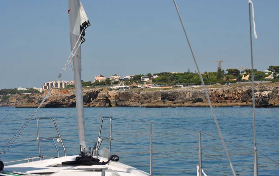 Cascais: 2- or 4-hour Sailing Tour