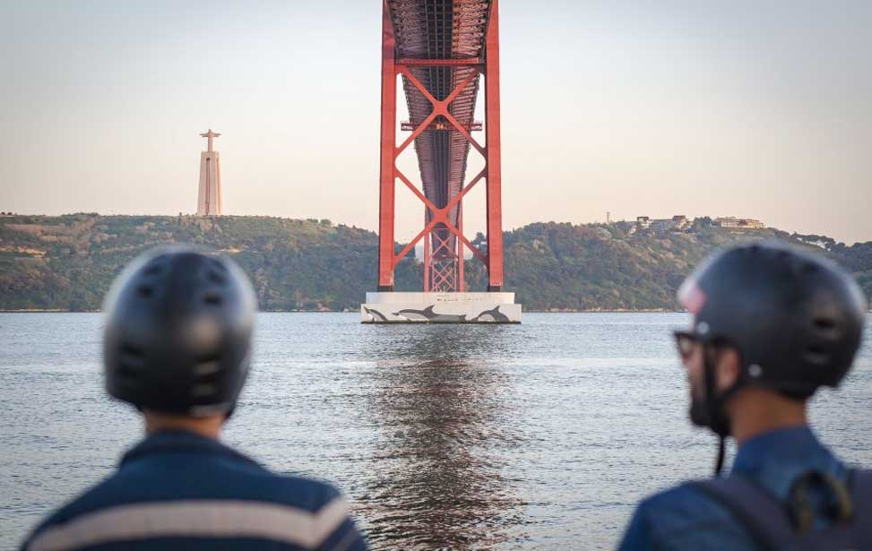 Lisbon: Nighttime E-Bike Tour