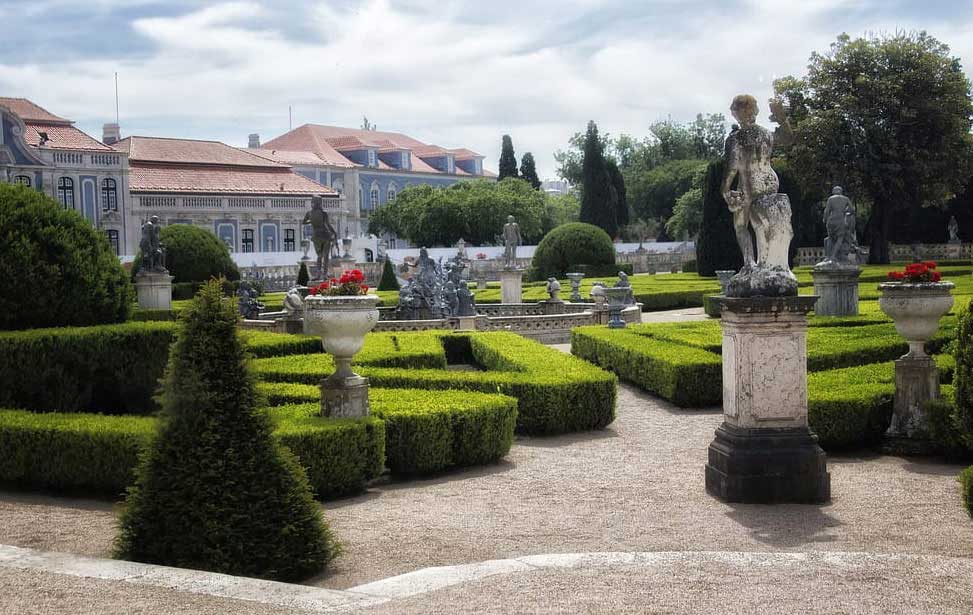 Full-Day Private Sintra Tour with Wine Tasting and Pena Palace